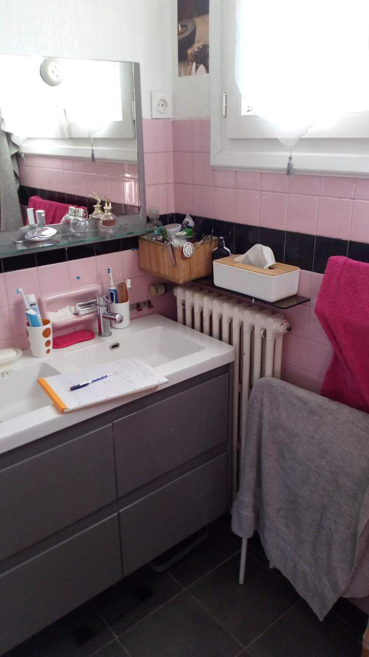 Radiateur vertical à tubes plats, Treillières