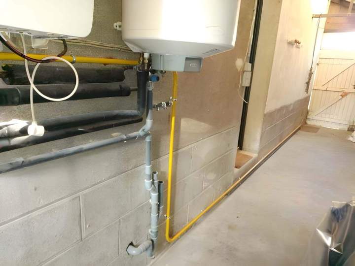 Raccordement au système de distribution d'eau chaude sanitaire, Treillières 