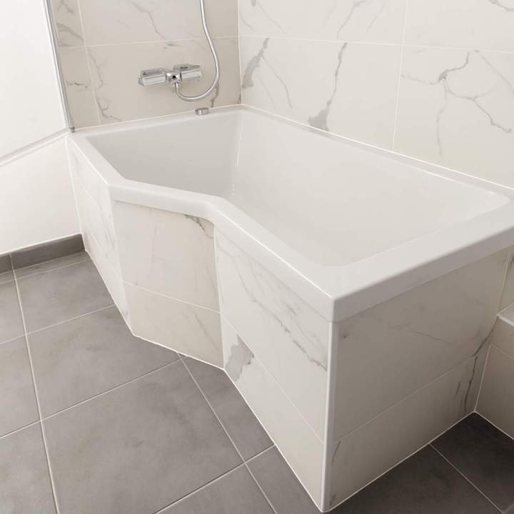 Installation d'une baignoire d'angle, Treillières