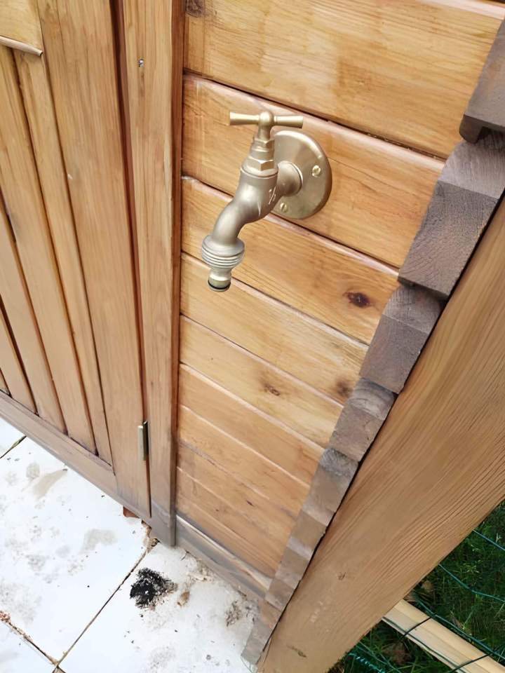 Robinet extérieur en laiton, Treillières