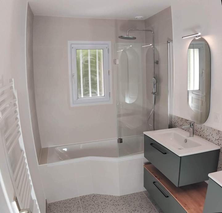 Mise en place de meuble sous vasque et de robinets muraux, Treillières