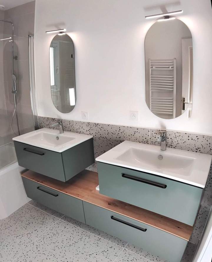 Douche à l'italienne moderne, Treillières